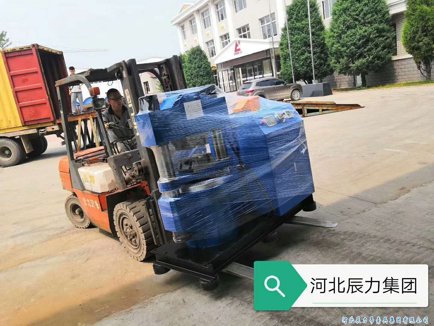 鋼絲繩纏放繩機器，鋼絲繩索具壓制機器，集體裝柜發(fā)貨